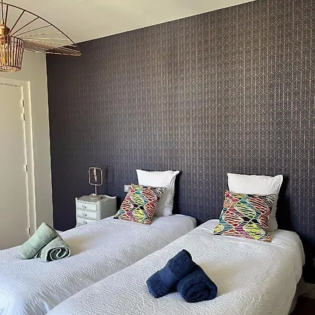 فندق مبيت وإفطار La Cour Carree - D'hotes 3*