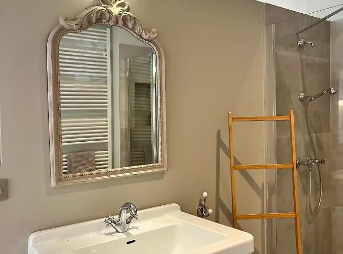 La Cour Carree - D'hotes Nocleg ze śniadaniem 3*