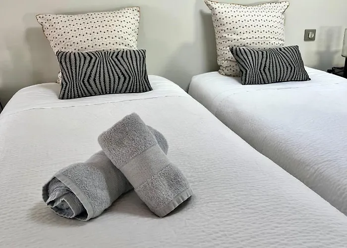 Nocleg ze śniadaniem La Cour Carree - D'hotes 3*